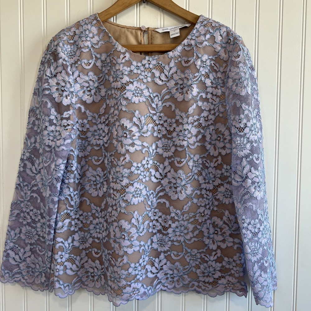 Diane VoN Furstenberg Top Blouse Women Size 10 Purple Lace‎ Over Nude Side Zip